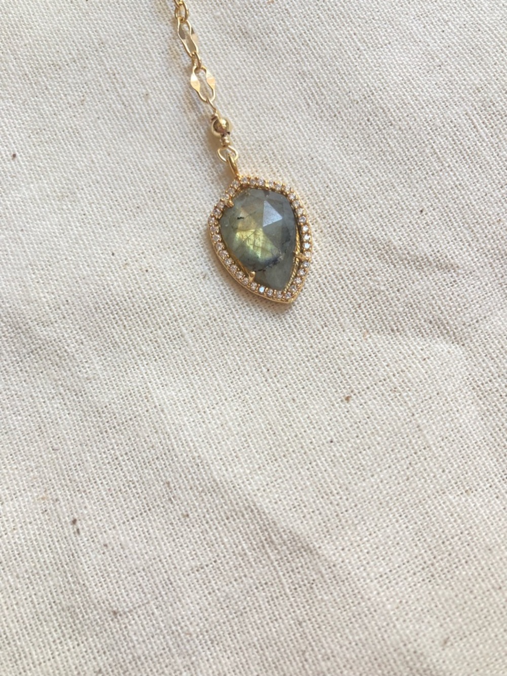 Elegant gold lariat necklace